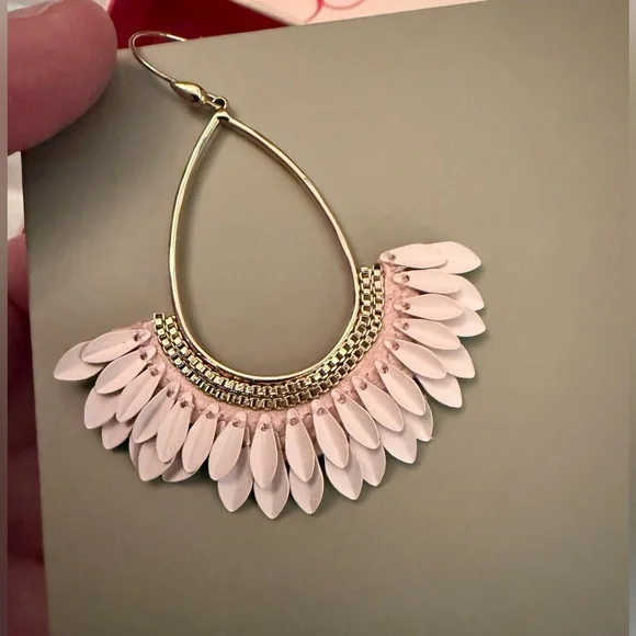 NIB Stella & Dot Pink Feather Teardrop Earrings - Picture 2 of 4